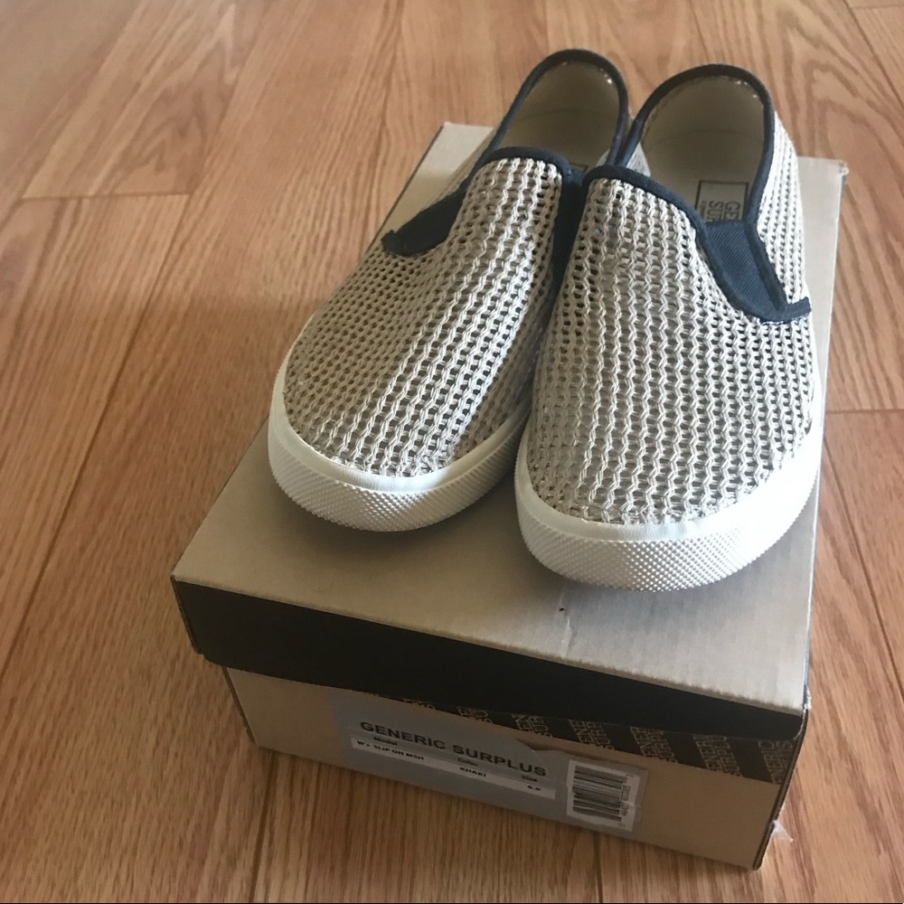 SKIP SOUL SLIP ONS